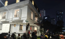 Rumah Eko Patrio Dirusak dan Dijarah Massa, Polisi Akui Kalah Jumlah - GenPI.co