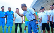 Aji Santoso Kembali ke PSPS Pekanbaru, Janji Wujudkan Mimpi ke Super League - GenPI.co