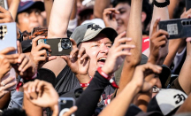 MotoGP Mandalika 2025 Pecahkan Rekor, 140 Ribu Penonton Padati Sirkuit di Lombok - GenPI.co