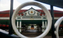 Tanda Duka Wafatnya PB XIII, Keraton Yogyakarta Hentikan Gamelan & Pentas Srimanganti - GenPI.co