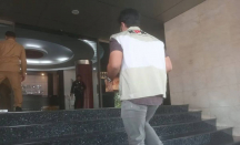 KPK Geledah Kantor BPKAD dan Dinas Pendidikan Riau, Sita Dokumen Anggaran - GenPI.co