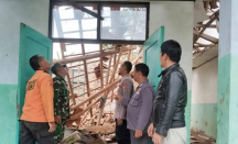 Ruang Kelas SMPN 1 Peundeuy Ambruk Akibat Hujan Deras, Tak Ada Korban - GenPI.co