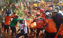 Pencarian Korban Longsor Cilacap Pakai Drone, Anjing Pelacak, dan Alat Berat - GenPI.co
