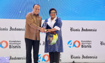 Selamat, Wamendagri Ribka Haluk Terima Penghargaan Tokoh Percepatan Pembangunan Papua - GenPI.co