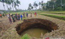 Badan Geologi Sebut Sinkhole Sumbar Dipicu Erosi Air Bawah Permukaan - GenPI.co