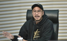 Dipolisikan, Pandji Pragiwaksono Tetap Aktivitas Seperti Biasanya di Amerika - GenPI.co