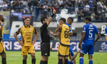 Bruno Tubarao Diusir Wasit karena Injak Kaki Beckham, Mauricio Souza: Tidak Dewasa - GenPI.co