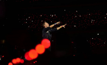 Chris Martin Putus Cinta, Ketahui Tanda Spesifik Pria Merasa Kesepian - GenPI.co