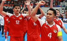 Tenangkan Kazuya Shimizu yang Menangis, Timnas Futsal Indonesia Dipuji AFC - GenPI.co