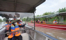 Rekomendasi Wisata Mojokerto, Asyiknya Susur Sungai Ngotok Memakai Perahu - GenPI.co