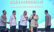 Miris! 28.000 Anak Keracunan MBG, Kepala BGN Malah Dapat Bintang Jasa - GenPI.co