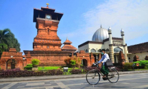 Rekomendasi Wisata Religi Kudus, Melihat Makam Syekh Abu Hasan Sadzali - GenPI.co