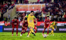 Bersiap Lawan PSM, Skema Bertahan Persebaya Dibenahi Bernardo Tavares - GenPI.co