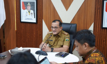 Bantu Warga, Sekda Sumsel Edward Candra Pastikan Pasar Murah Digelar Selama Ramadhan 2026 - GenPI.co