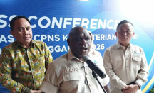 Natalius Pigai Setuju Debat, Pengin Ajari Guru Besar UGM Uceng Soal HAM - GenPI.co