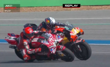 MotoGP Thailand 2026: Marquez Kena Penalti karena Senggol Acosta, Bos Ducati Marah - GenPI.co