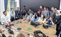 Seskab Teddy Ungkap Pemerintahan Prabowo Menaikkan Tunjangan Guru Honorer - GenPI.co