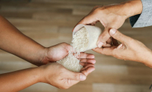 Zakat Fitrah Dibayarkan Lewat Aplikasi Digital, Sah atau Tidak? - GenPI.co