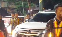 Viral! Kirab Malam Selikuran, Pakubuwono XIV Pilih Naik Pajero, Bukan Kereta Kencana - GenPI.co