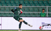 Kiper Persita Tangerang Igor Rodrigues Fokus Lawan Persebaya Surabaya - GenPI.co