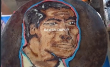 Pedagang Pancake Ditantang Gambar Wajah Jokowi, Hasilnya Bikin Ngakak - GenPI.co