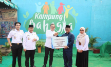 Tinjau Kampung Bahagia di Jambi, Wamendagri Bima Arya Sebut RT Ujung Tombak Program Pemerintah - GenPI.co