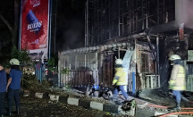 Hari Buruh di Bandung, Massa Baju Hitam Rusak Lampu Lalu Lintas hingga CCTV - GenPI.co