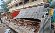 Tembok SDN Tebet Barat 08 Pagi Roboh, BPBD Pastikan Tidak Ada Korban - GenPI.co