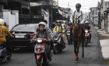 Viral ASN Tasikmalaya Berangkat Kerja Naik Kuda, Demi Hemat BBM - GenPI.co