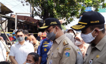 Anies Baswedan Datangi Korban Kebakaran Pasar Gembrong - GenPI.co