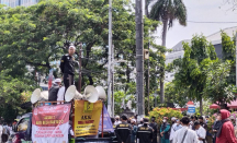 Demo Tolak BBM Naik, Massa GNPR Mulai Padati Kawasan Patung Kuda - GenPI.co