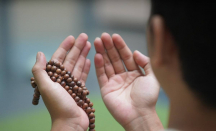Doa Paling Ampuh Berantas Kesulitan Hidup, Baca ini Kata Ustaz Adi Hidayat - GenPI.co