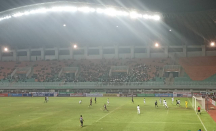 Rahmad Darmawan Iri Melihat Suporter Dewa United Ramaikan Stadion - GenPI.co
