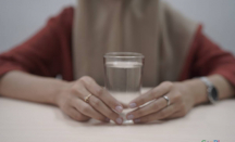 Tips Mencegah Sakit Kepala Sebelah saat Cuaca Panas, Cukupi Cairan Tubuh - GenPI.co