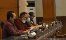 Lokasi Teminal LNG Ditolak Desa Intaran, Respons Ketua DPRD Bali? - GenPI.co Bali