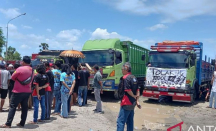 Ratusan Sopir Truk Unjuk Rasa di Gilimanuk, Apa Tuntutannya? - GenPI.co Bali