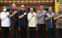 Pertahankan Ribuan Honorer Bali, Ini Taktik Gubernur Koster - GenPI.co Bali