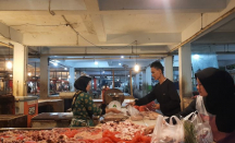 Harga Ayam Potong Tembus Rp 55 Ribu, Pedagang di Tangerang Teriak - GenPI.co Banten
