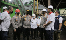 Polisi Ambil Sampel Pabrik Pengguna Batu Bara di Kota Tangerang - GenPI.co Banten