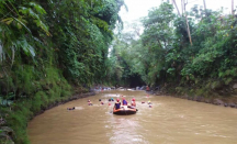Warga Bogor Jatuh ke Sungai Ciliwung, Begini Kronologisnya - GenPI.co Jabar