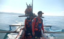 Pencarian Orang Hilang di Garut, Tim SAR Pakai Perahu Nelayan - GenPI.co Jabar