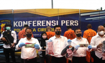 4 Pria di Cirebon Hanya Bisa Tertunduk di Kantor Polisi, Kelakuannya Bikin Geram - GenPI.co Jabar