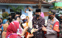 Operasi Pasar Pemkab Brebes Jual Paket Minyak Goreng Rp50.000 - GenPI.co Jateng