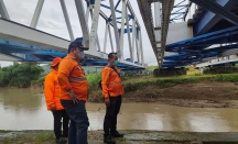 Begini Cara KAI Daop 5 Cegah Banjir di Jalur Rel Kereta Api - GenPI.co Jateng