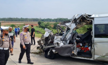 Begini Pengakuan Sopir Kecelakaan Maut Minibus Tabrak Truk di Tol Semarang-Batang, 7 Tewas - GenPI.co Jateng