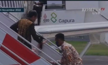Astaga! Ibu Negara Iriana Jokowi Terpeleset di Tangga Pesawat, Gibran: Kecapekan, Tapi Tidak Apa-Apa - GenPI.co Jateng