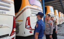 Jelang Mudik Lebaran, Polres Sukoharjo Cek Armada Bus dan Kesehatan Sopir - GenPI.co Jateng