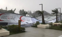 Walah! Angin Kencang dan Hujan Deras Bikin Tenda di Masjid Sheikh Zayed Solo Roboh - GenPI.co Jateng
