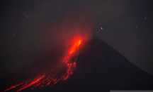 Tetap Waspada! Gunung Merapi Luncurkan Guguran Lava Pijar - GenPI.co Jateng