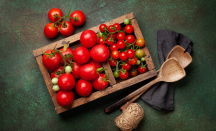 Harga Tomat di Surabaya Sedang Gila-gilaan, Ibu-Ibu Wajib Cek - GenPI.co Jatim